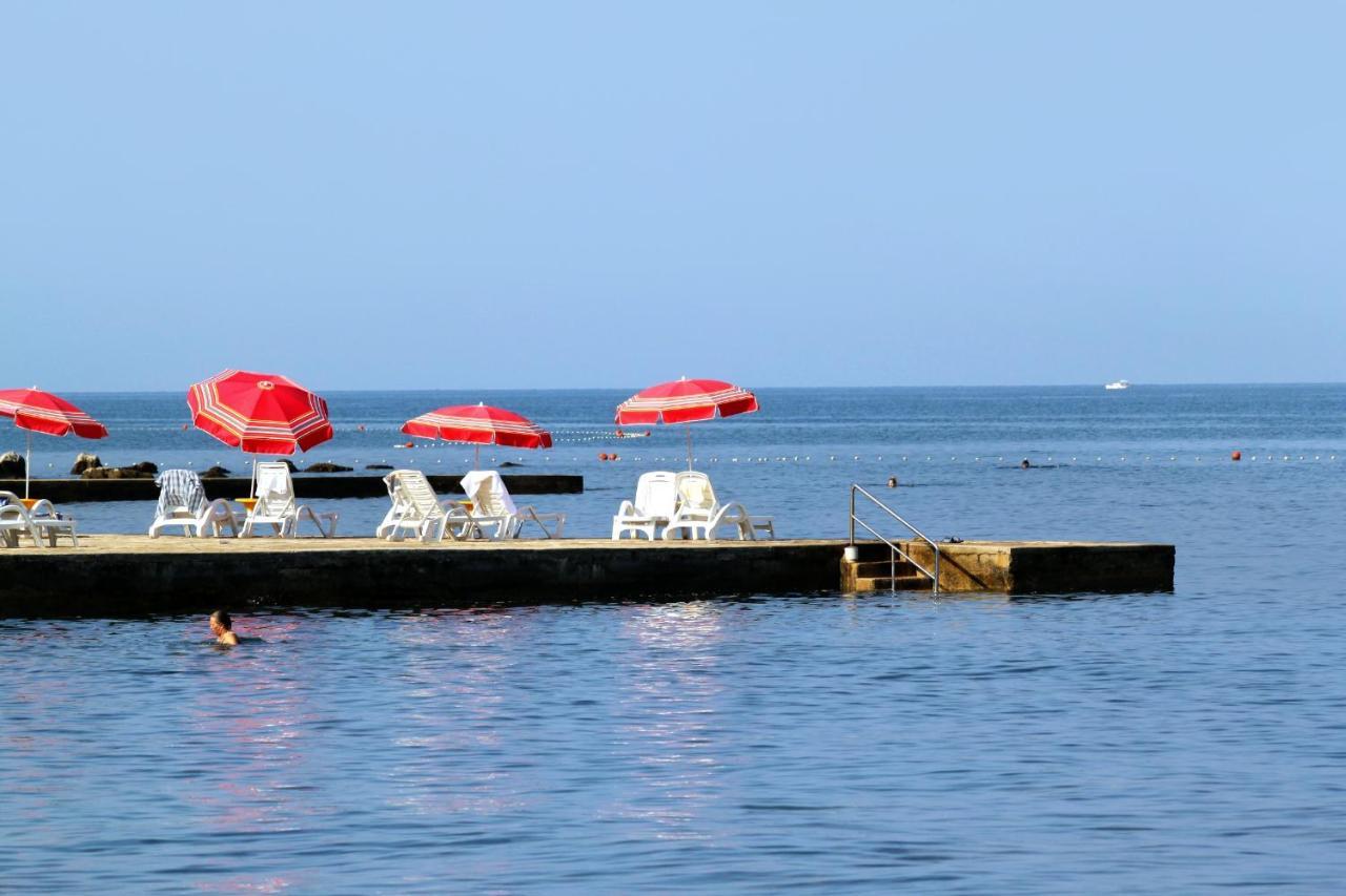 Apartments With A Parking Space Umag - 7666 Esterno foto